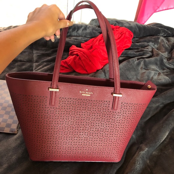 kate spade Handbags - Kate Spade Maroon Purse